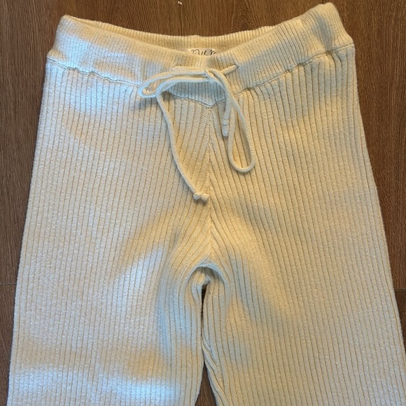 Gorgeous Knit joggers size Small like new - Picture 2 of 8